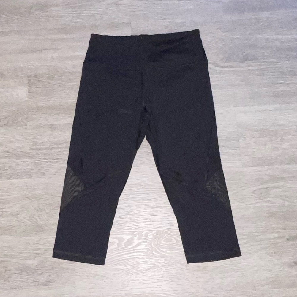 Victoria’s Secret Knockout Crop size small